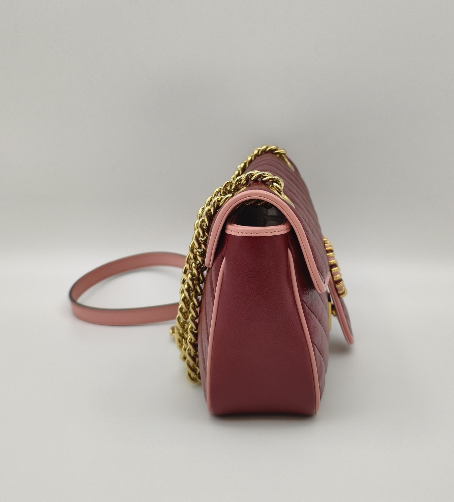 Authentic Gucci GG Marmont Medium 26cm Red Leather Pink Piping Torchon GG Should