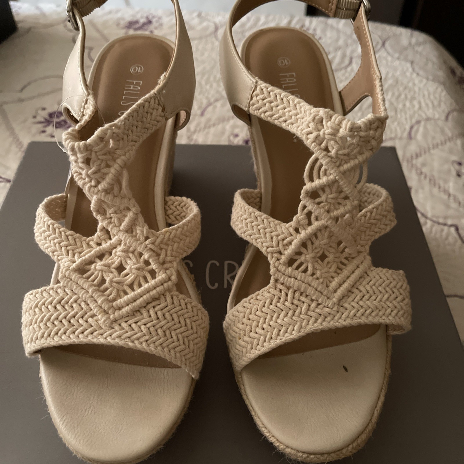 New Falls Creek 10 M Ivory Sandles