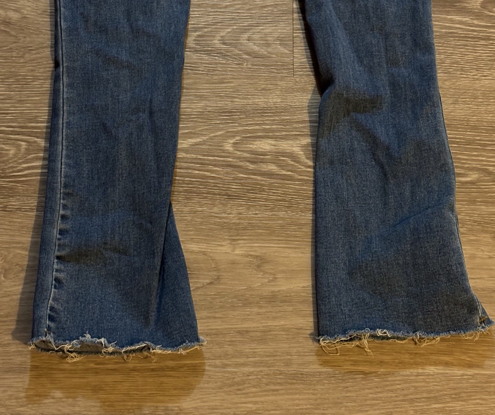 SHEIN Women’s Mid-Waist Pile Flared Jeans sz 6 M
