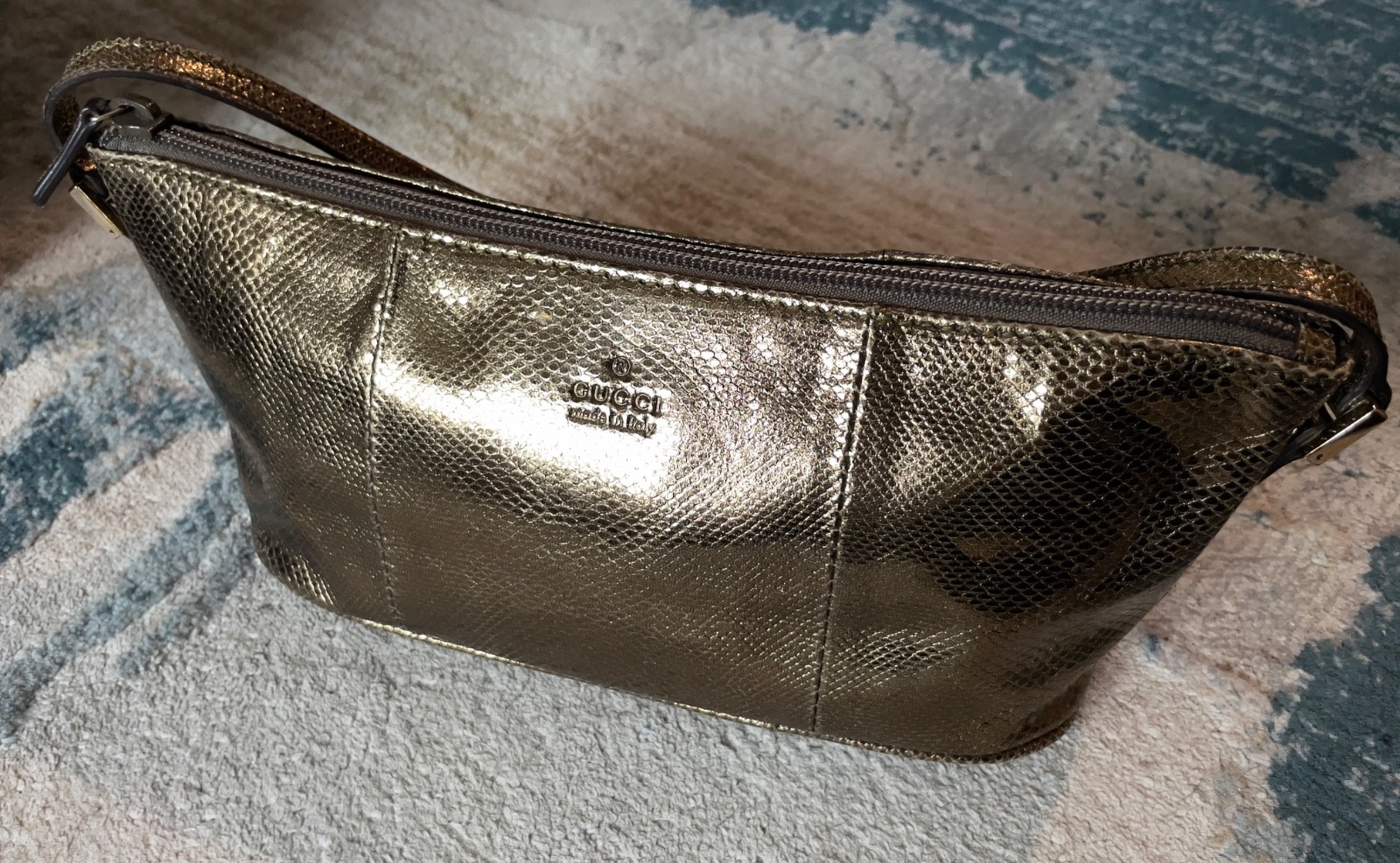 Gucci Vintage Metallic Gold Lizard-Embossed Leather Boat Pochette – Style 250001