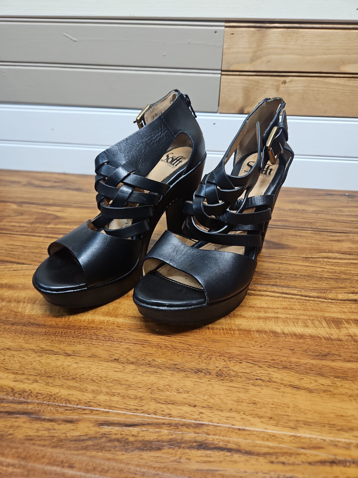 Sofft Ohanna Black Vowen Leather Heel Sandals Womens Size 7M