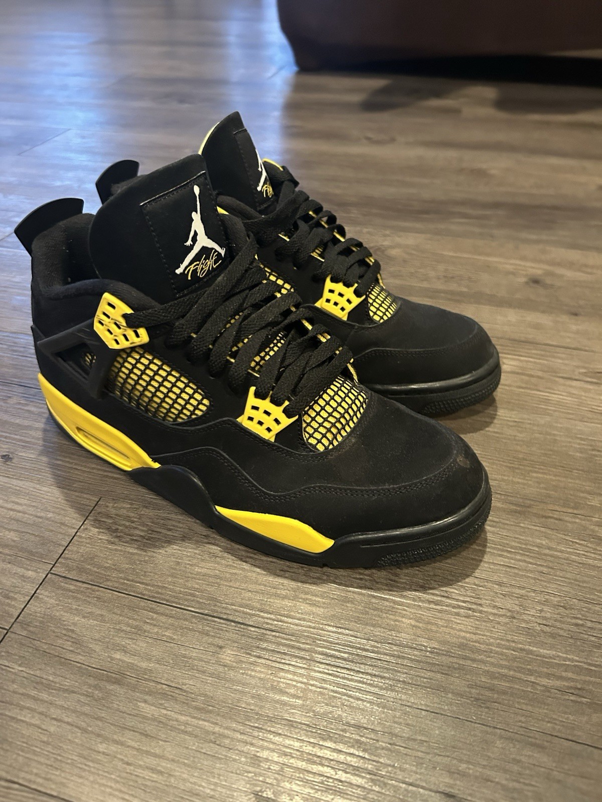 Thunder jordan 4s size 11