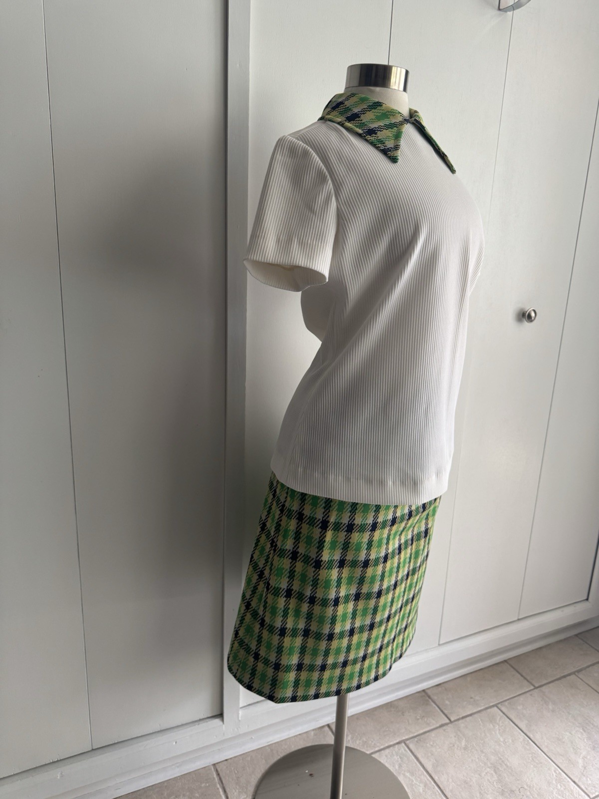 Vintage 1960s Suit Set With Dagger Plaid Collar Matching Plaid Skirt Polyester