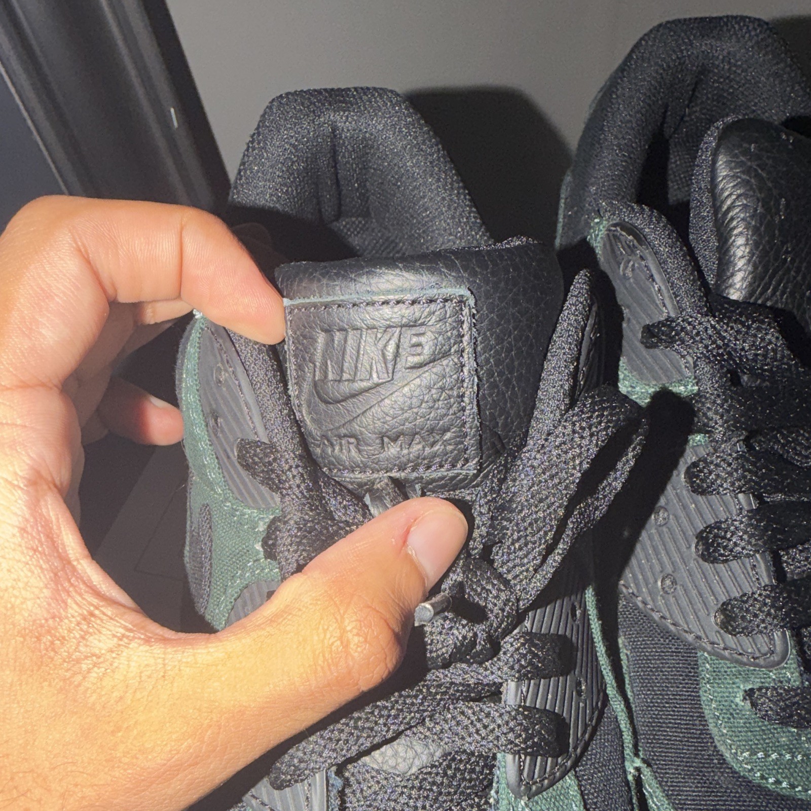Nike Men’s Low Top Lace-Up Athletic Sneakers Black/Green DZ3649-900