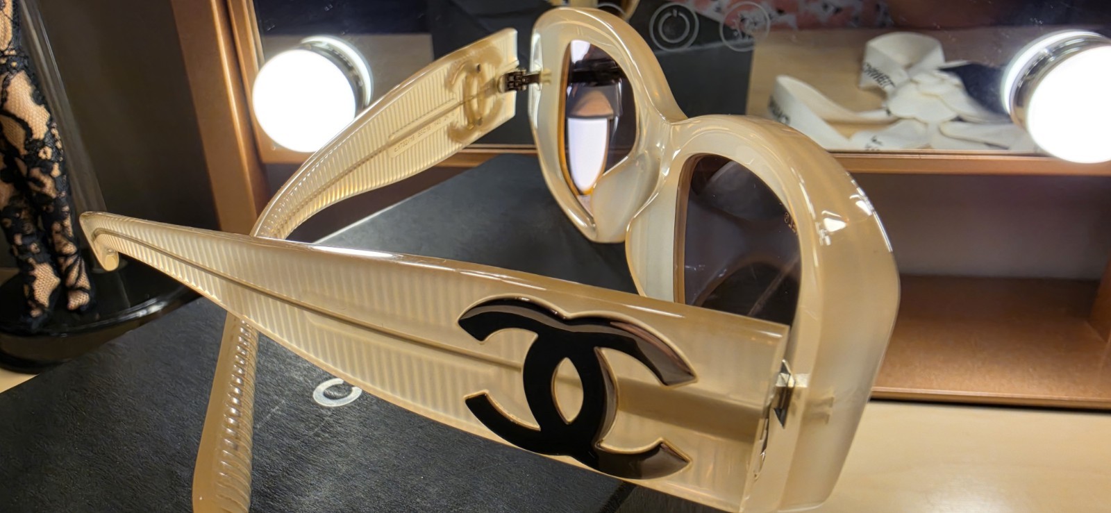Authentic CHANEL Cream Beige Rectangular Sunglasses Bold CC Logo Full Set