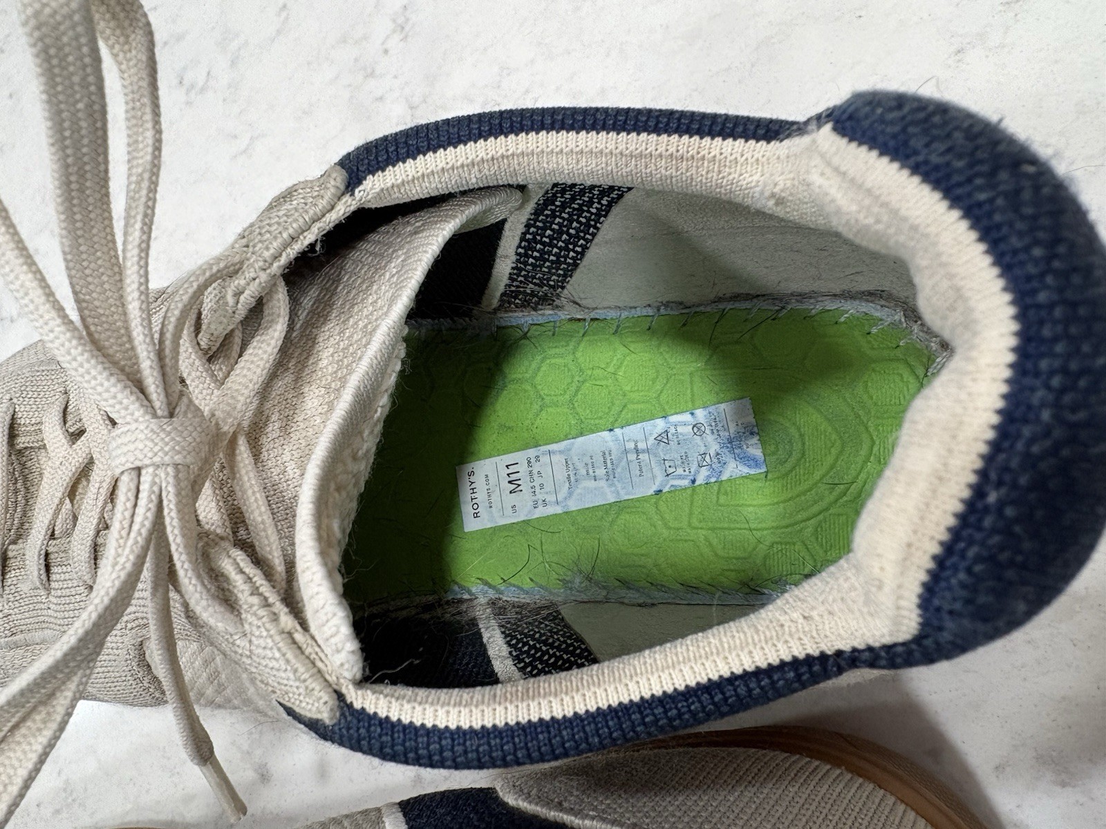 Rothy’s Men’s RS01 Casual Sneakers Beige Navy Blue Knit, Gum Sole, Size 11