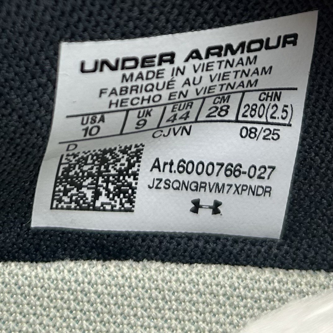 Under Armour Charge Expanse Low Trail Running Shoes Men’s Size 10 6000766-027