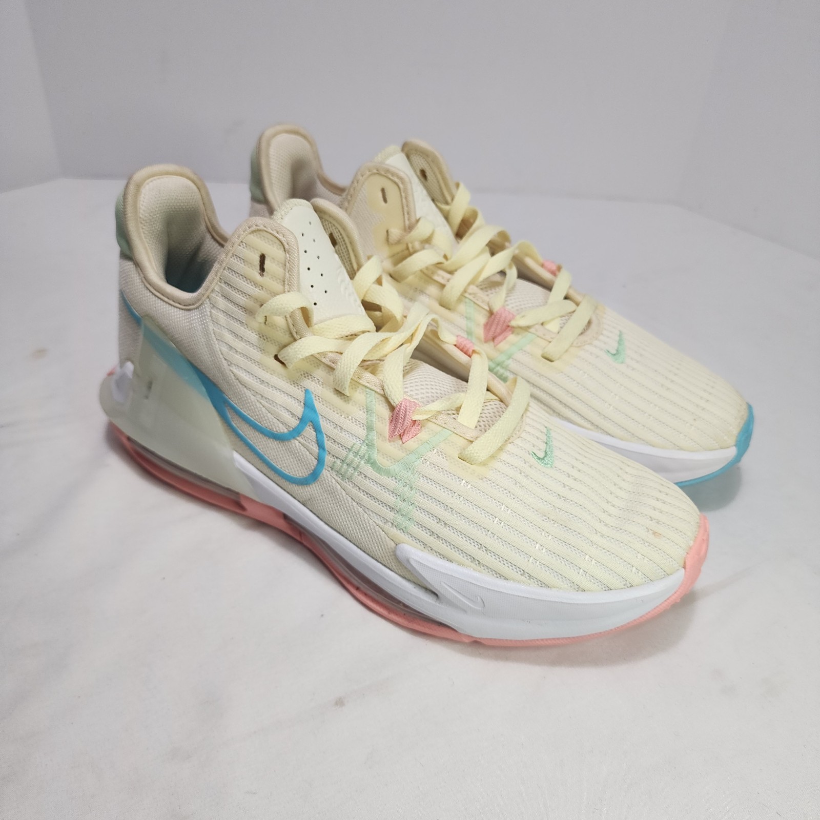 RARE Nike LEBRON JAMES Witness 6 EASTER Basketball Sz 10 Shoes CZ4052-103 – EUC