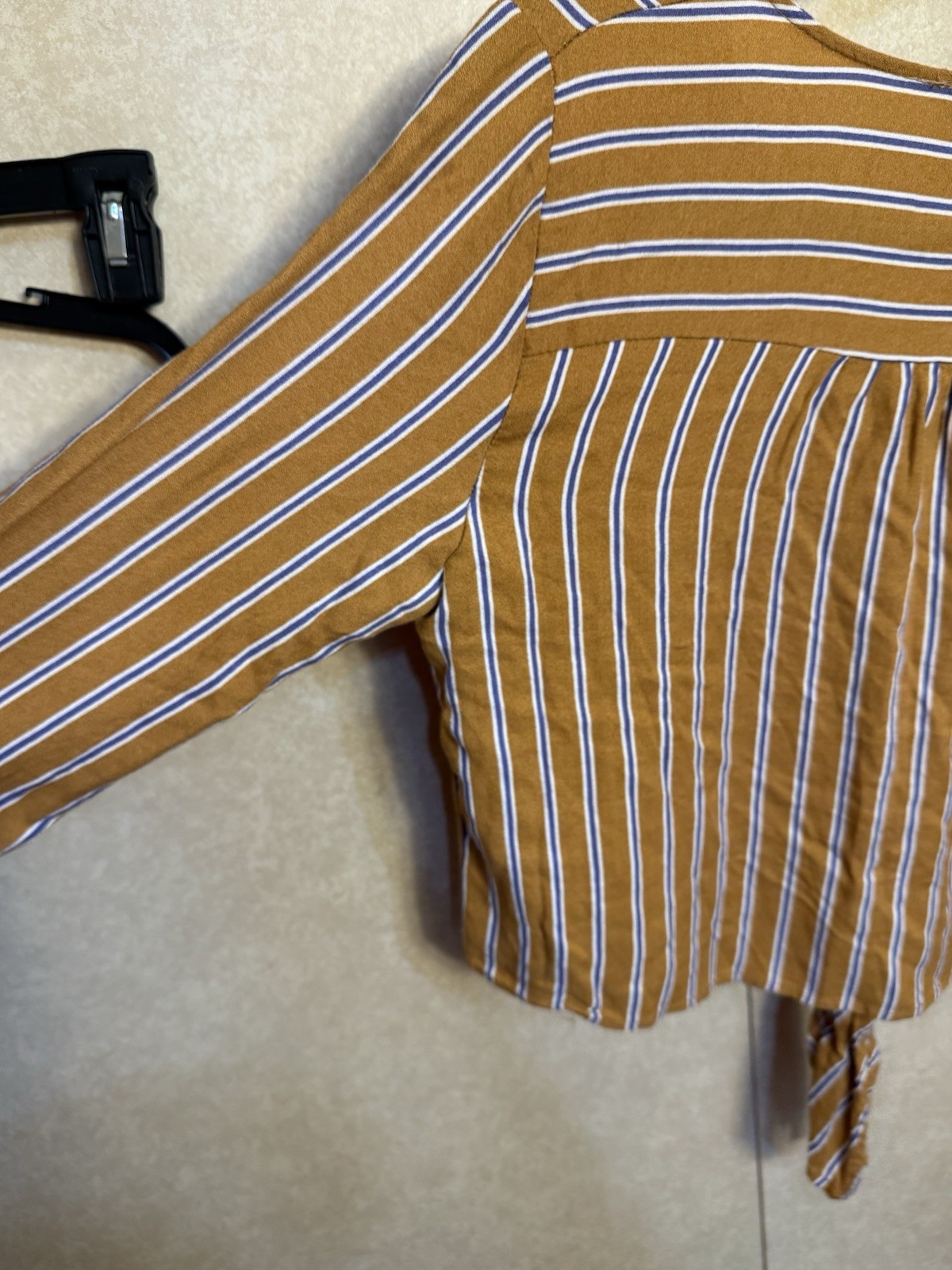 Urban Romantics Blouse Women’s Medium Orange Blue Button V-Neck Stripe Crop Top