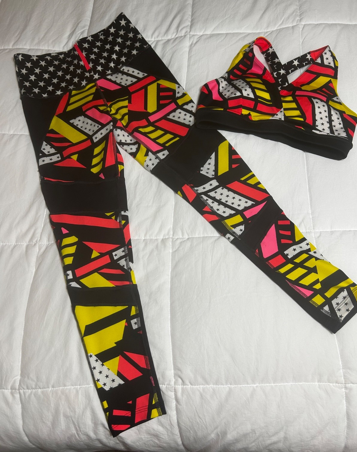 ZUMBA 2 Pc. Set! High Waisted Leggings + Sports Bra. Multi-color. zipper waist