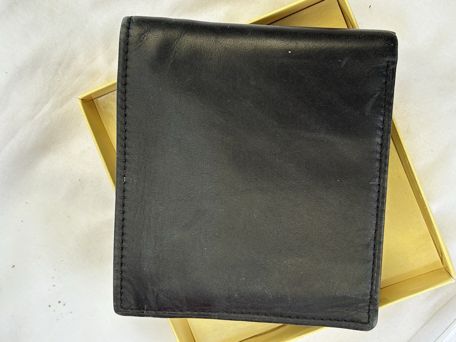 Genuine Kangaroo Brand Australia Bifold Black Leather Wallet in Box