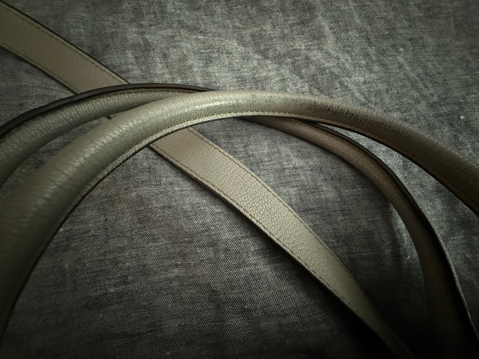 Michael Kors Hamilton Large EW Tote Bag in Heather Gray with silver hardware.