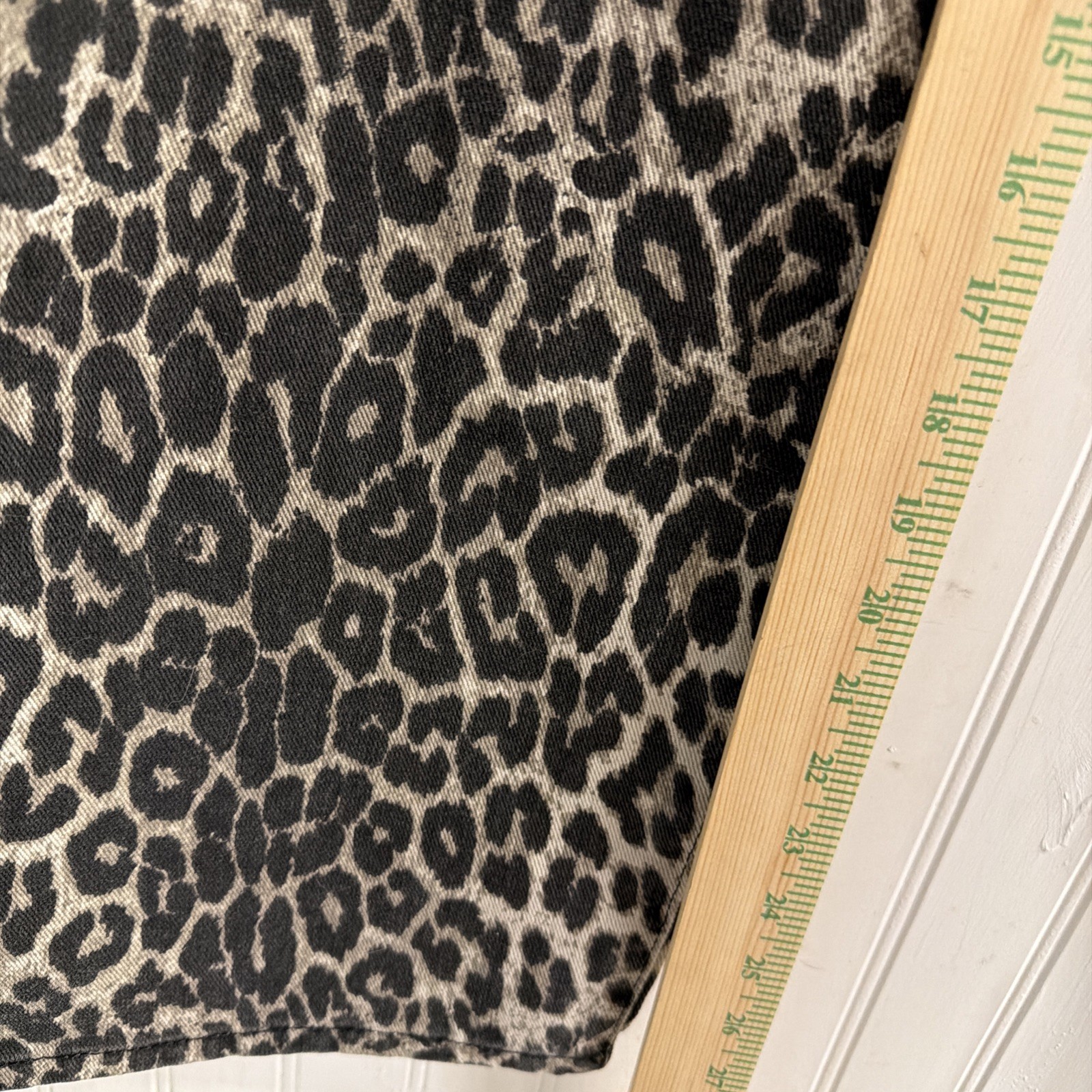 NWT~BoohooMAN Men 32 RELAXED FIT Jeans LEOPARD Y2K Streetwear Denim Pants