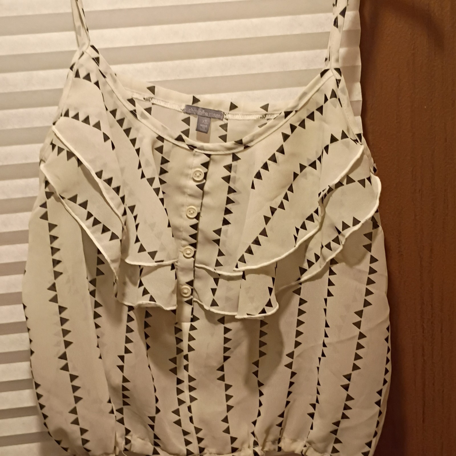 Charlotte Russe Chiffon Geometric Ruffle Button Front Cami Tank White/Black S