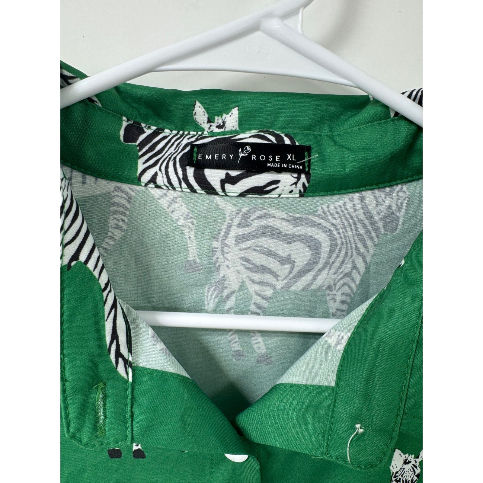 Emery Rose Green Zebra Print Button Down Shirt Womens XL Long Sleeve Animal Top