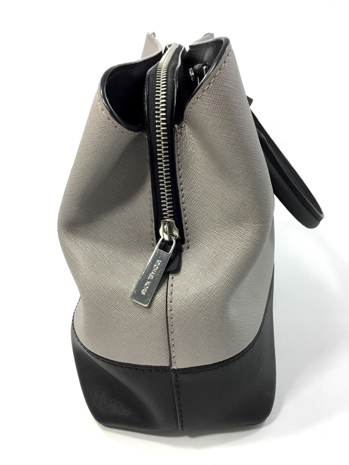 MICHAEL Michael Kors Savannah Large Satchel (Pearl Grey/Black) 30F7SS7S3T-PGBLK