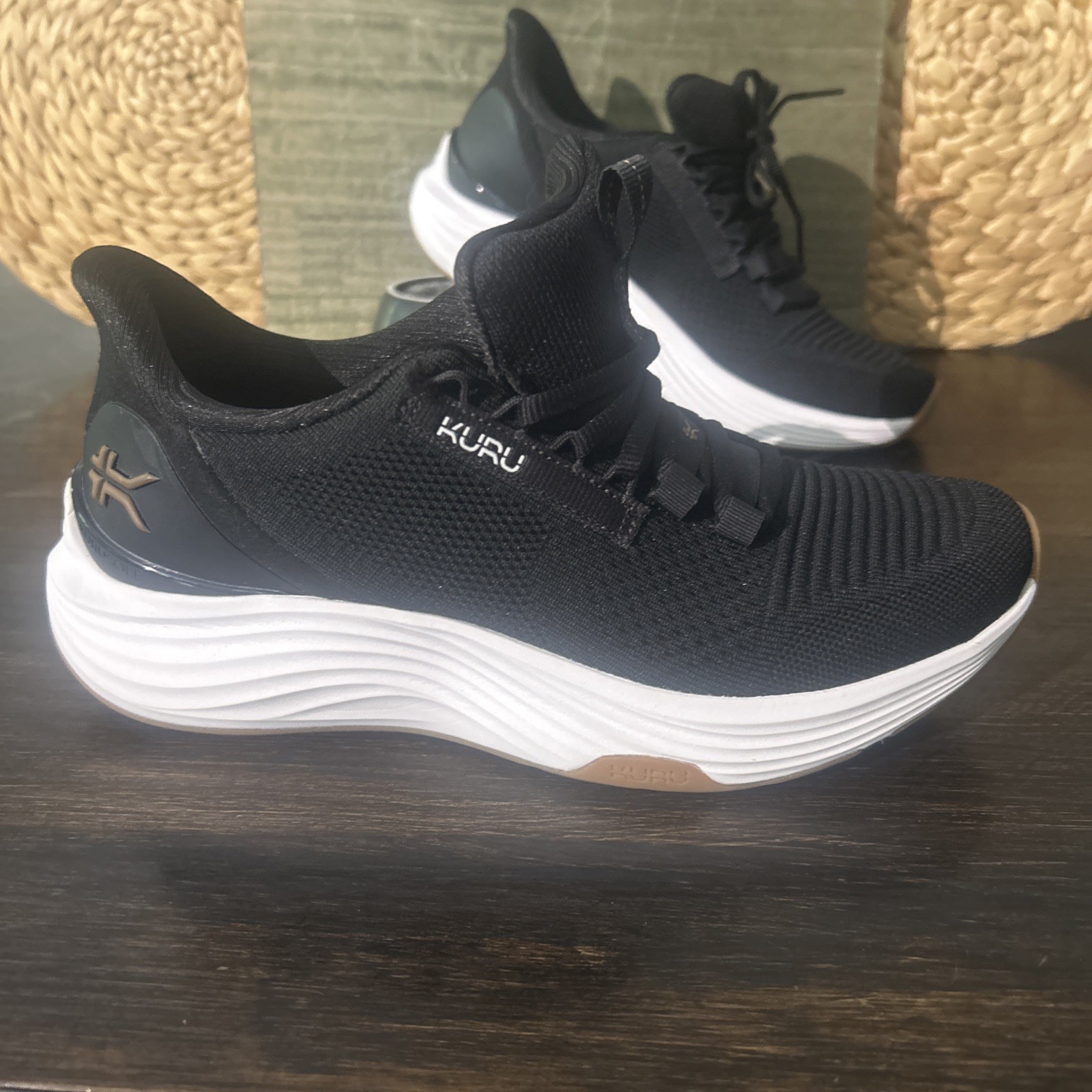 Kuru Atom 2 Womens Size 9 M Black Athletic Running Walking Sneakers Flawed