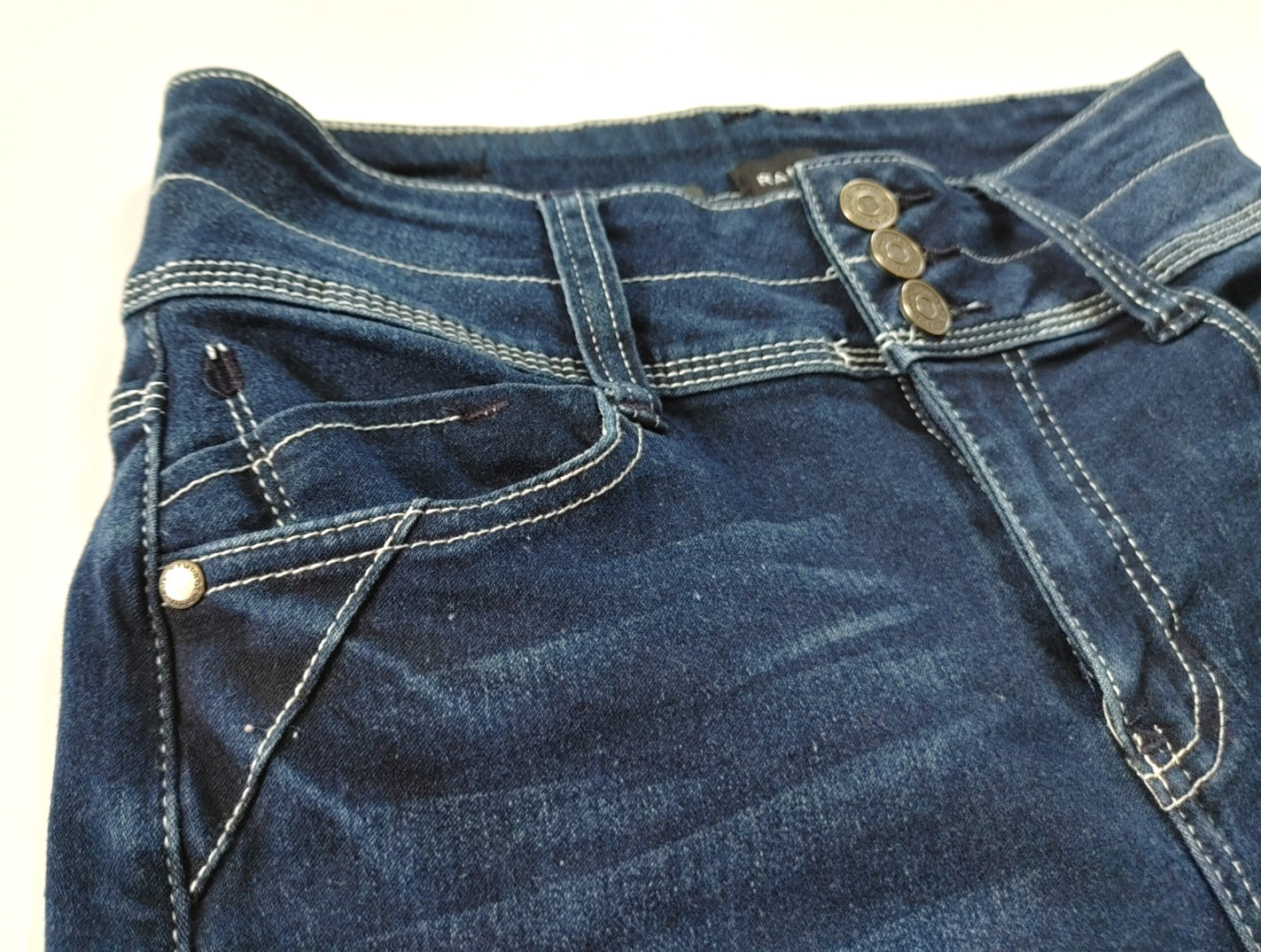 RAMPAGE “WES” Ladies 9 Skinny Stretch High Rise Jeans Dark Blue White Stitch EUC