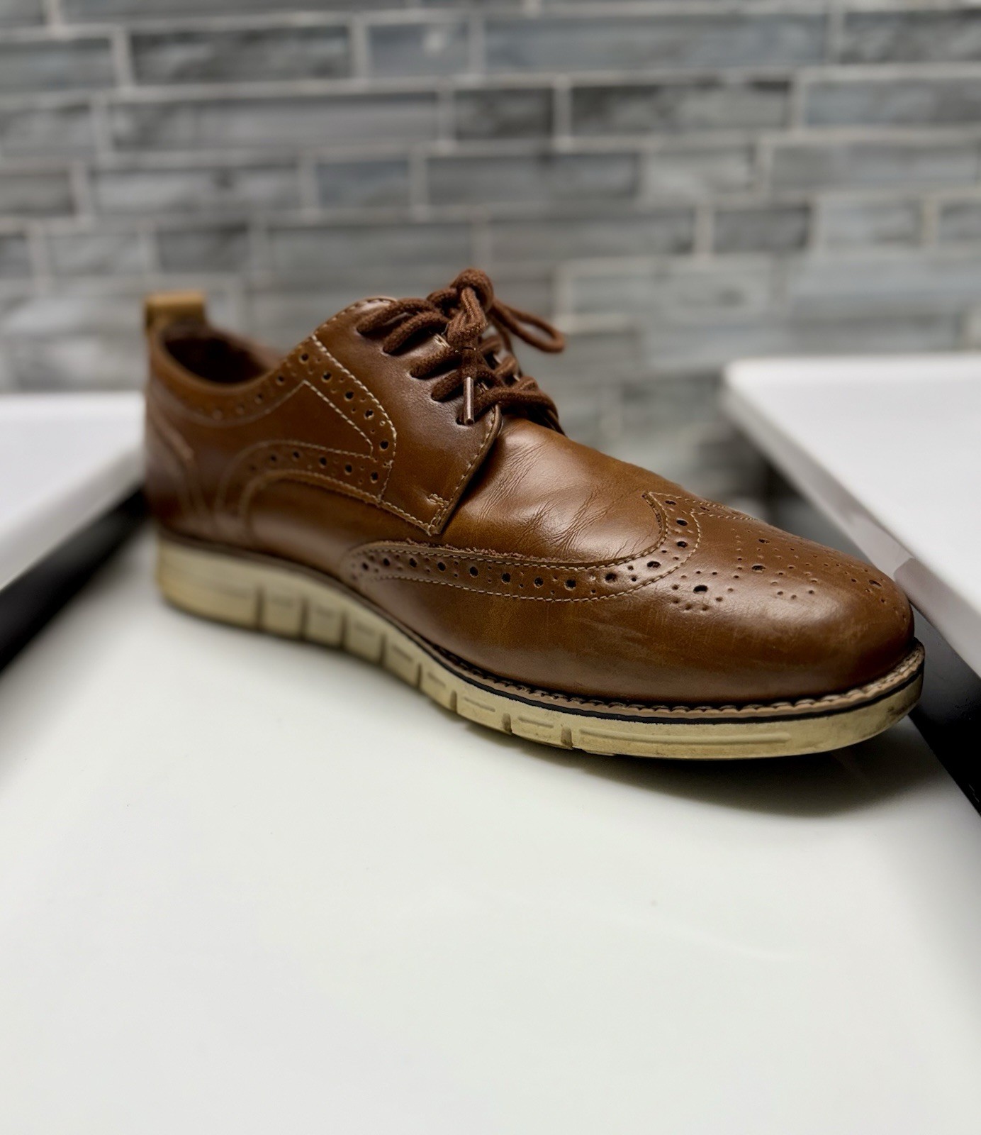 Men’s Dockers Brogue Wingtip Shoes. Brown. Size 10.5M. Discount shipping.