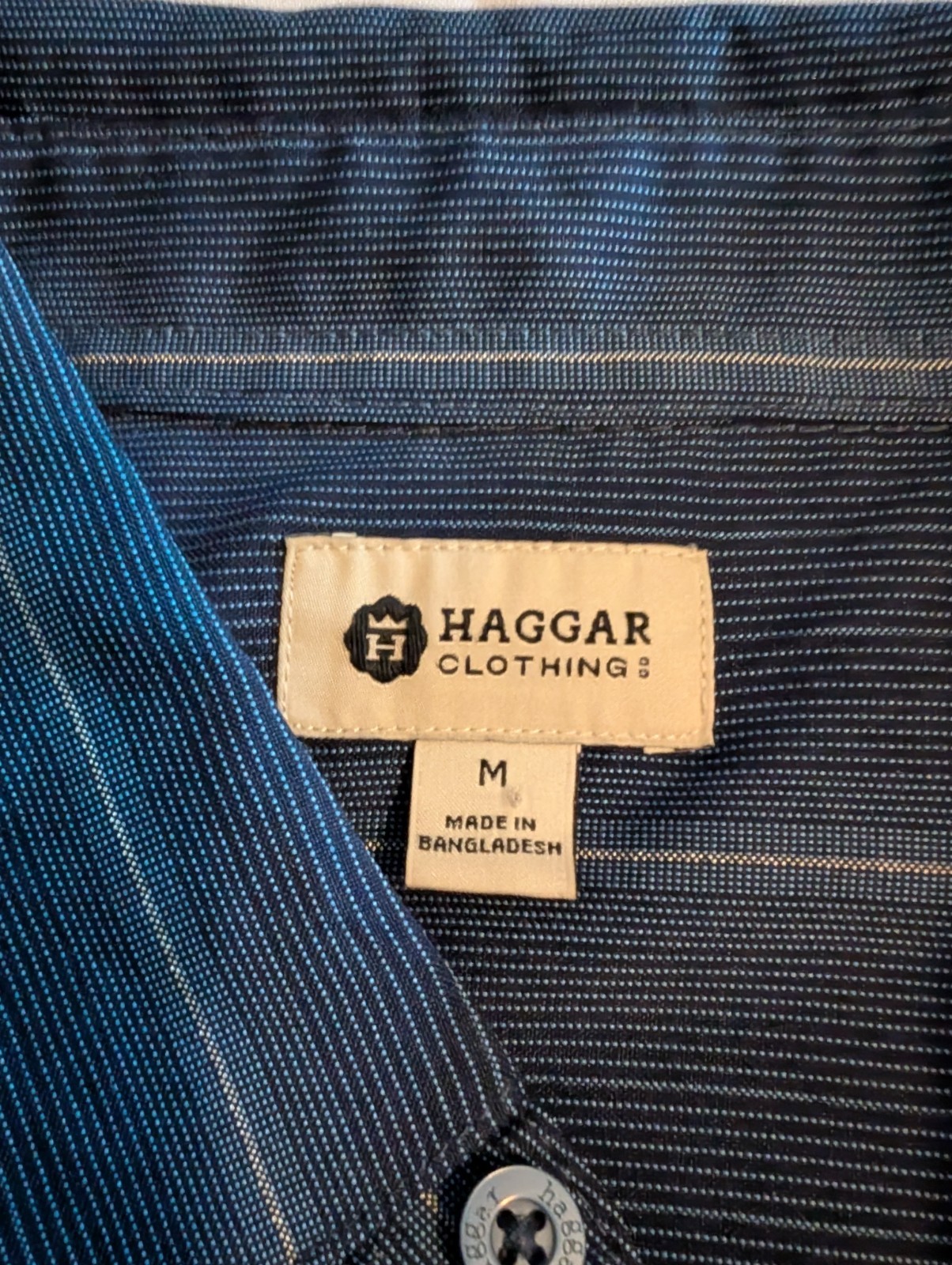 Haggar Men’s Short Sleeve Navy Button Up Polyester Shirt Size M
