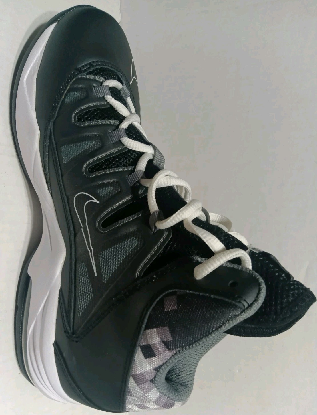 Nike Air Max Stutter Step Shoes Men’s Size 7 Black White Charcoal Brand New