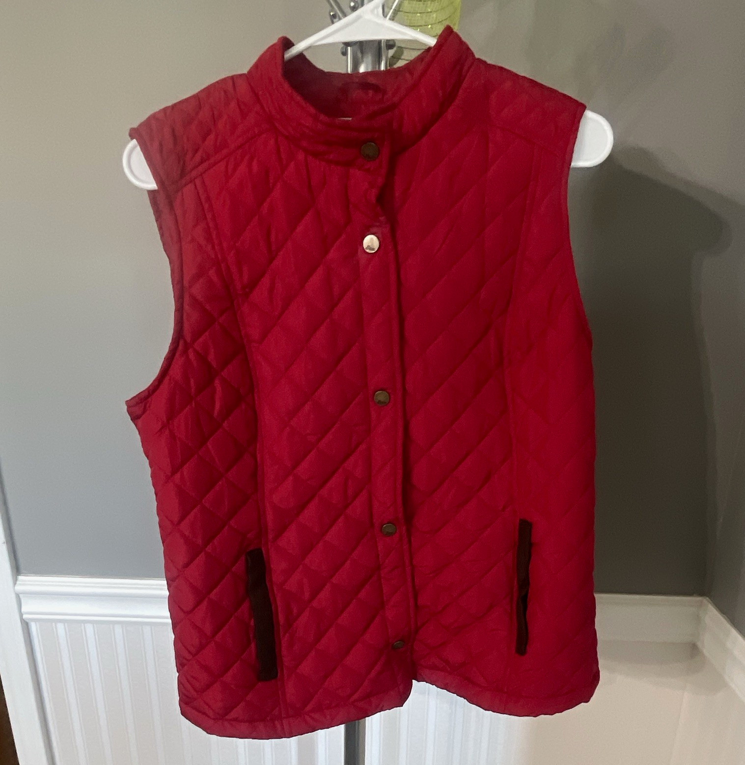 G.H. Bass & Co. Women’s Red Button Front Vest w/ Pockets Size L Regular