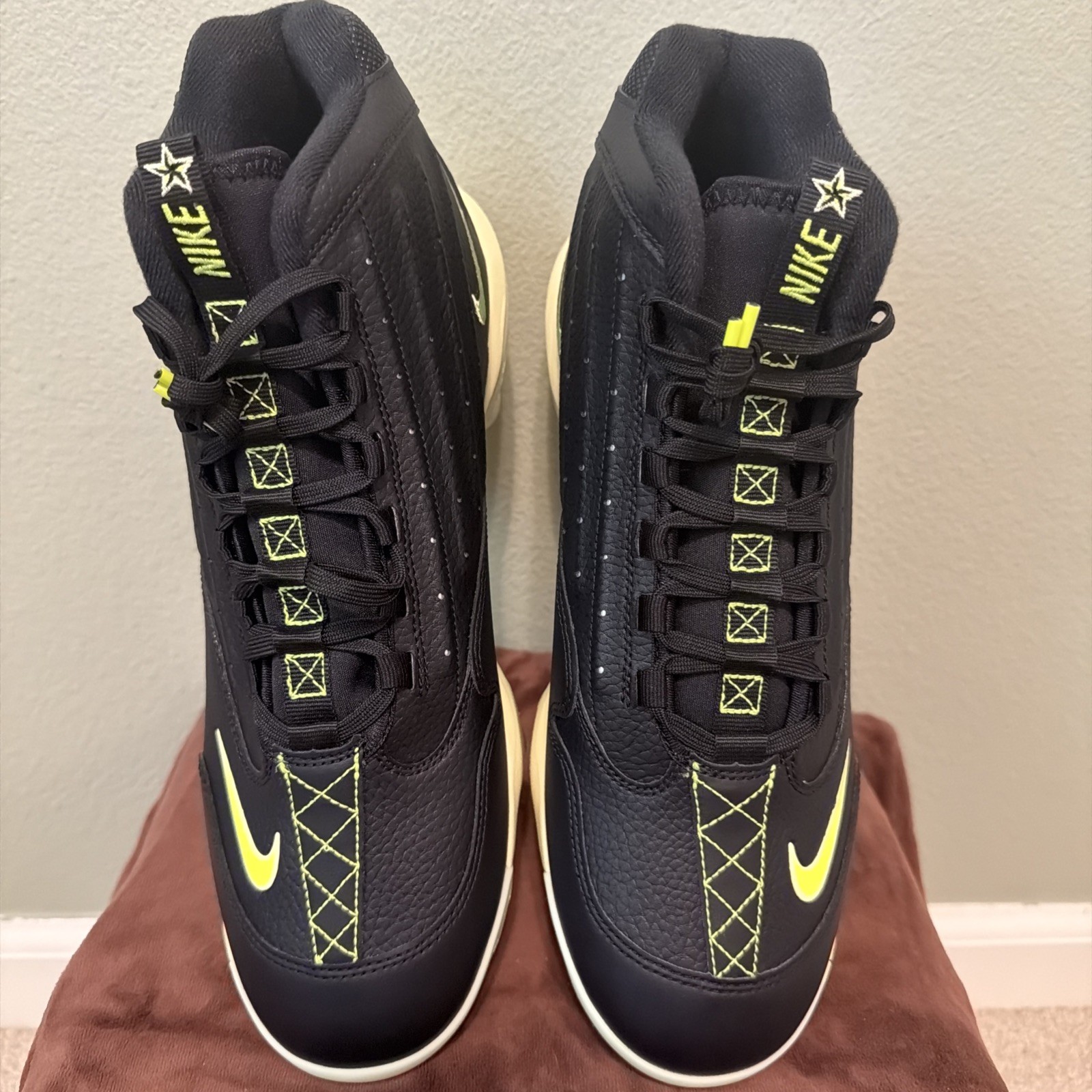 BRAND NEW Nike Griffey 2 MCS ‘Black Volt’ HF1579-001 Men’s Size 11.5 Cleats 🥵