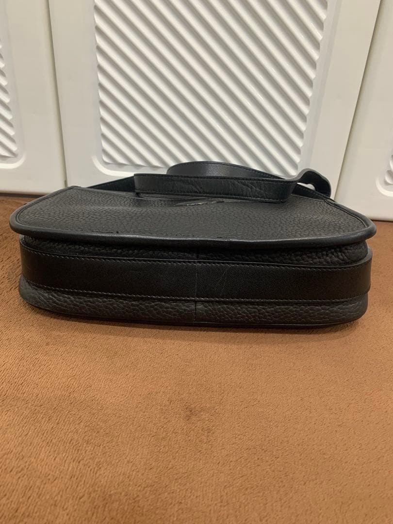 Dooney & Bourke Black Leather Shoulder Bag Unisex 7.5×11.4×3.1in Used