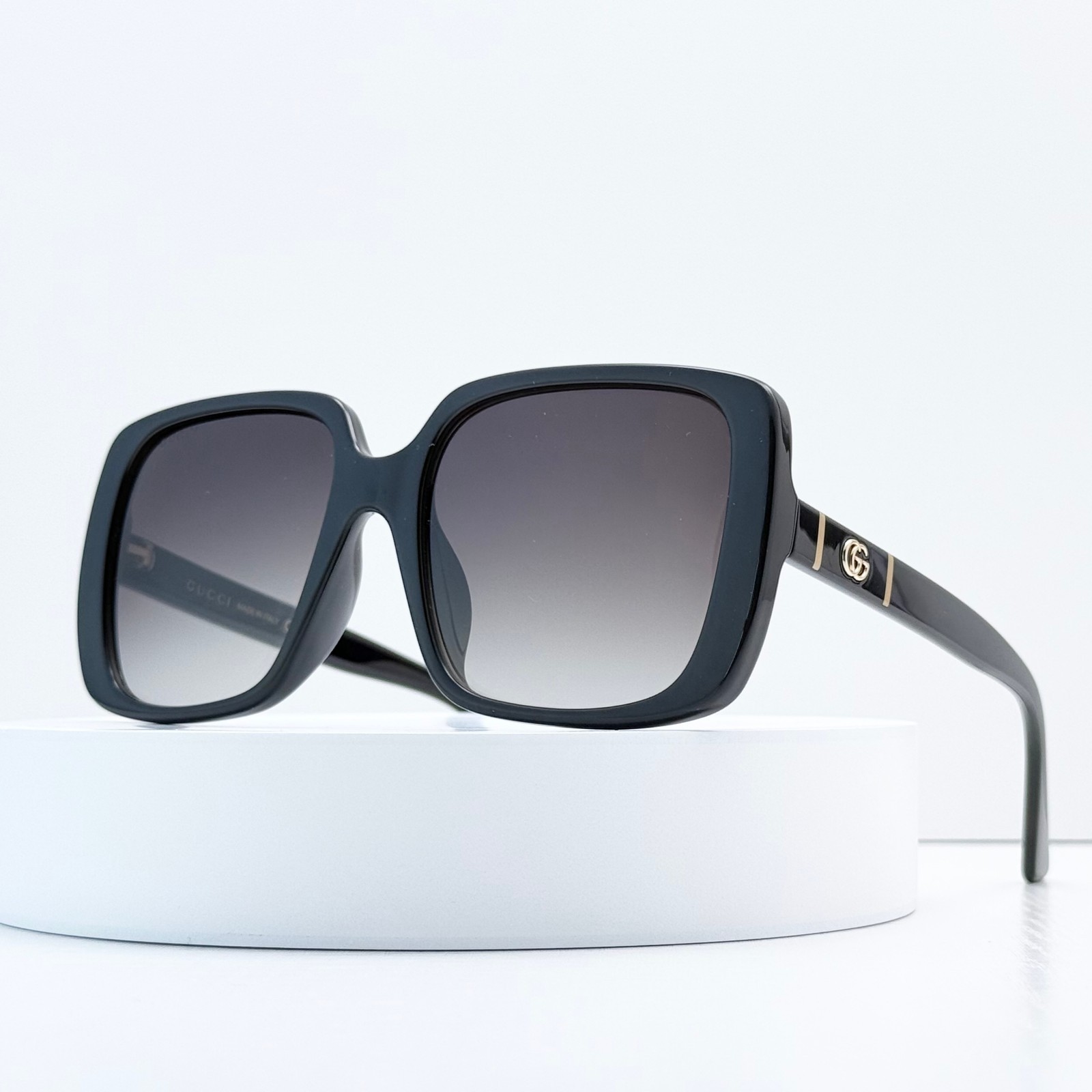 GUCCI GG0632SA 001 Black Gold Oversized Sunglasses Gray Gradient Lens 56-18-145