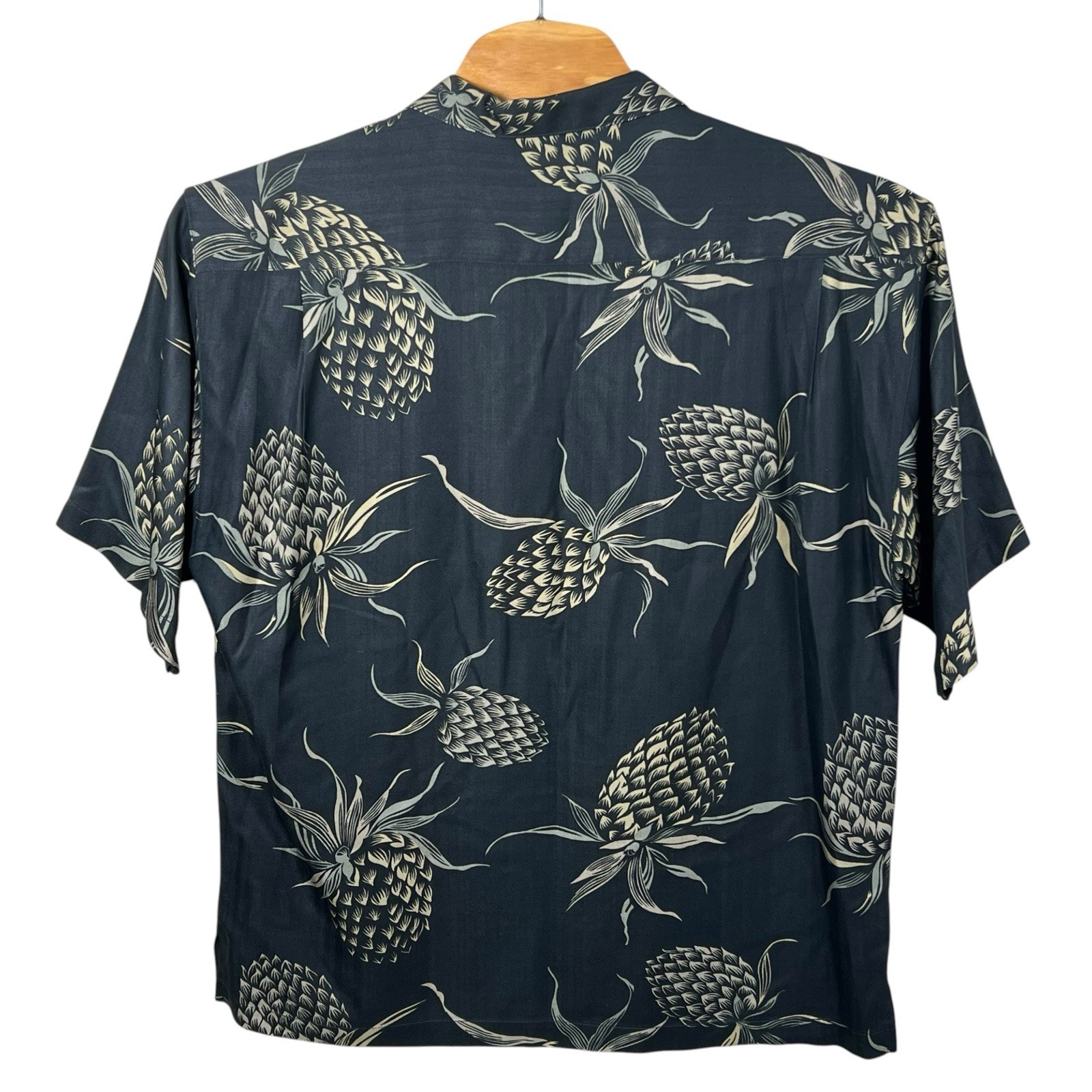 Tommy Bahama Mens XL Silk Black Pineapple Print Short Sleeve Button Up Shirt