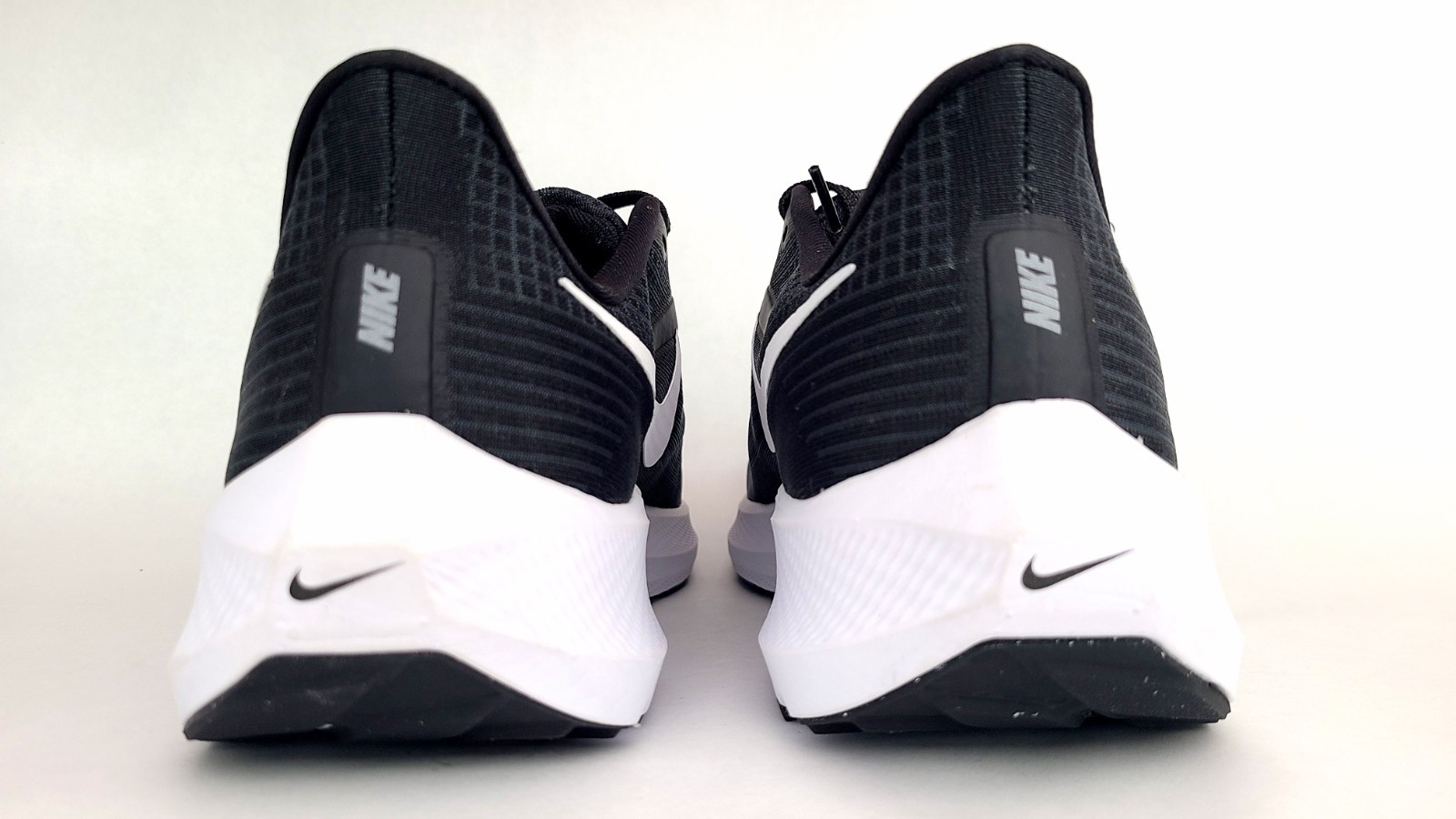 Nike Air Zoom Pegasus 39 Running Shoes Men’s Size 13 Black White DH4071-001 NEW