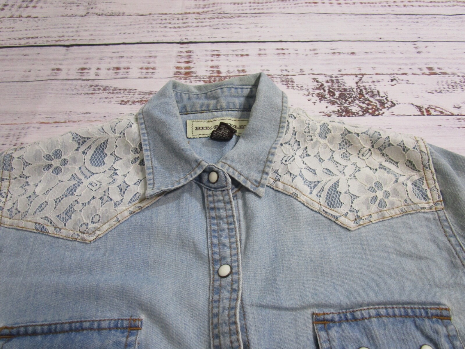 Bit & Bridle Light Wash Denim Long Sleeve Lace Accent Pearl Snap Cowgirl Shirt L