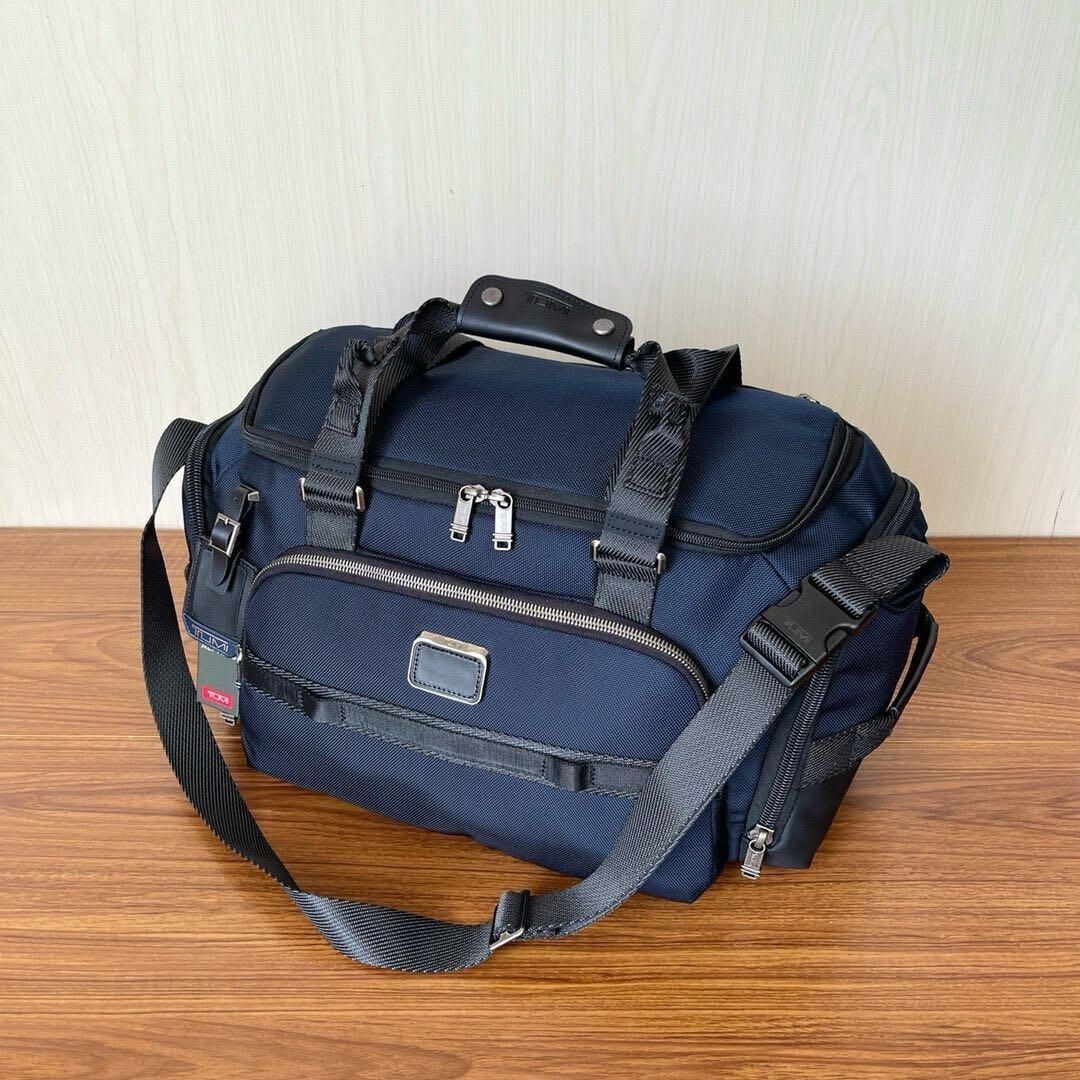 NEW TUMI Alpha Bravo MASON DUFFEL 232722 Navy Blue Bag Boston Bag Golf Bag