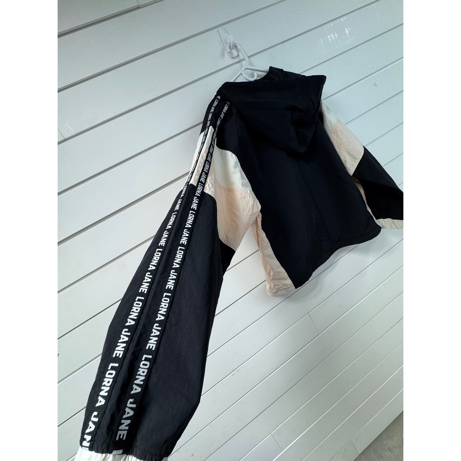 Lorna Jane Flashback Windbreaker Jacket Colorblock Hooded Black Peach New XL