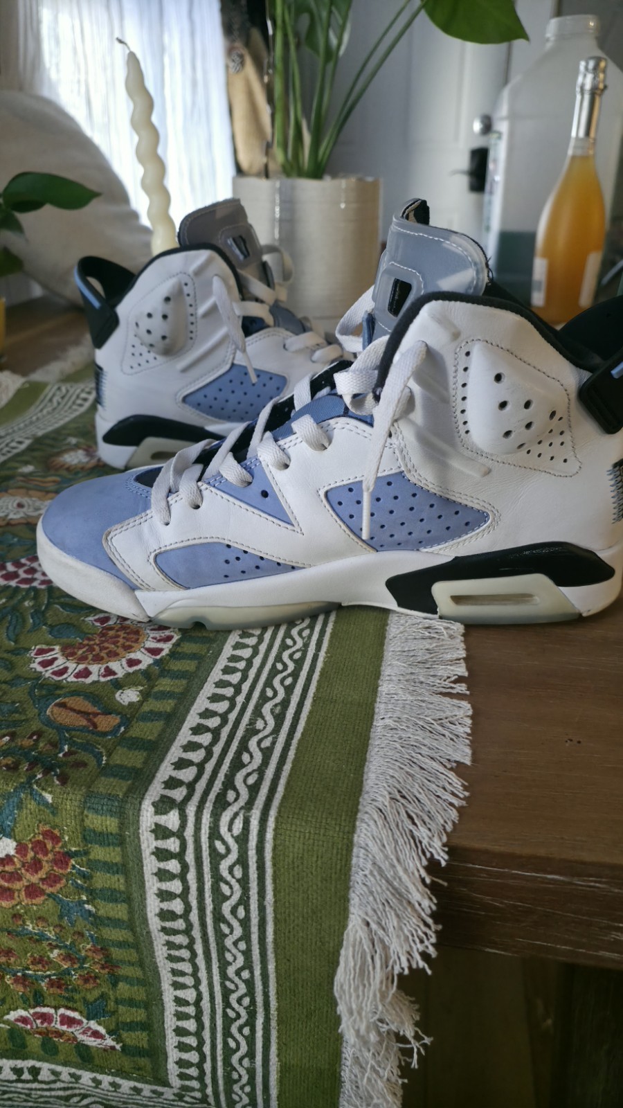 Jordan Air Jordan 6 Men’s High Top Colorblock Sneakers White Blue Black
