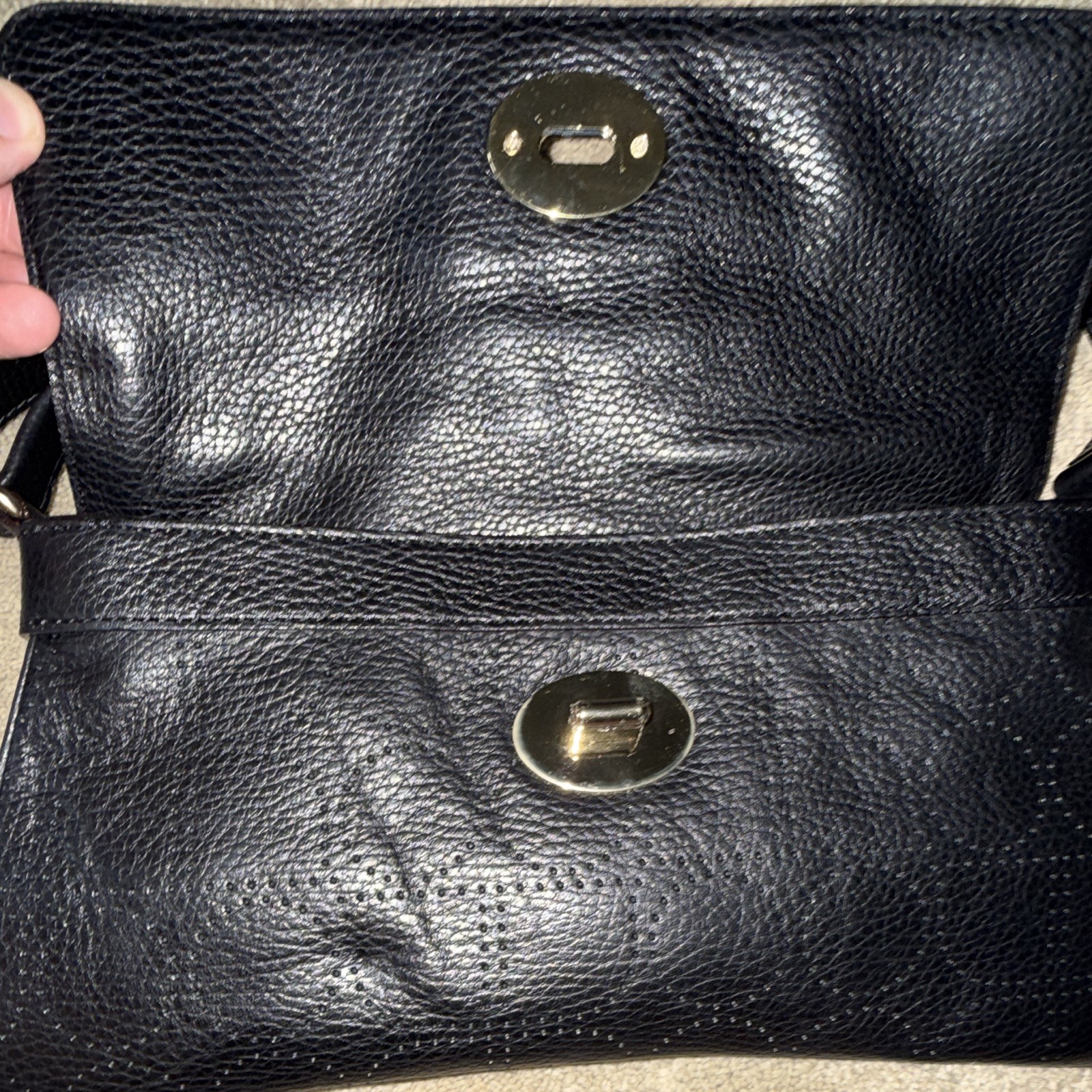 kate spade new york Small Black Pebbled Shoulder Bag Turn Lock Zip, Gold HW