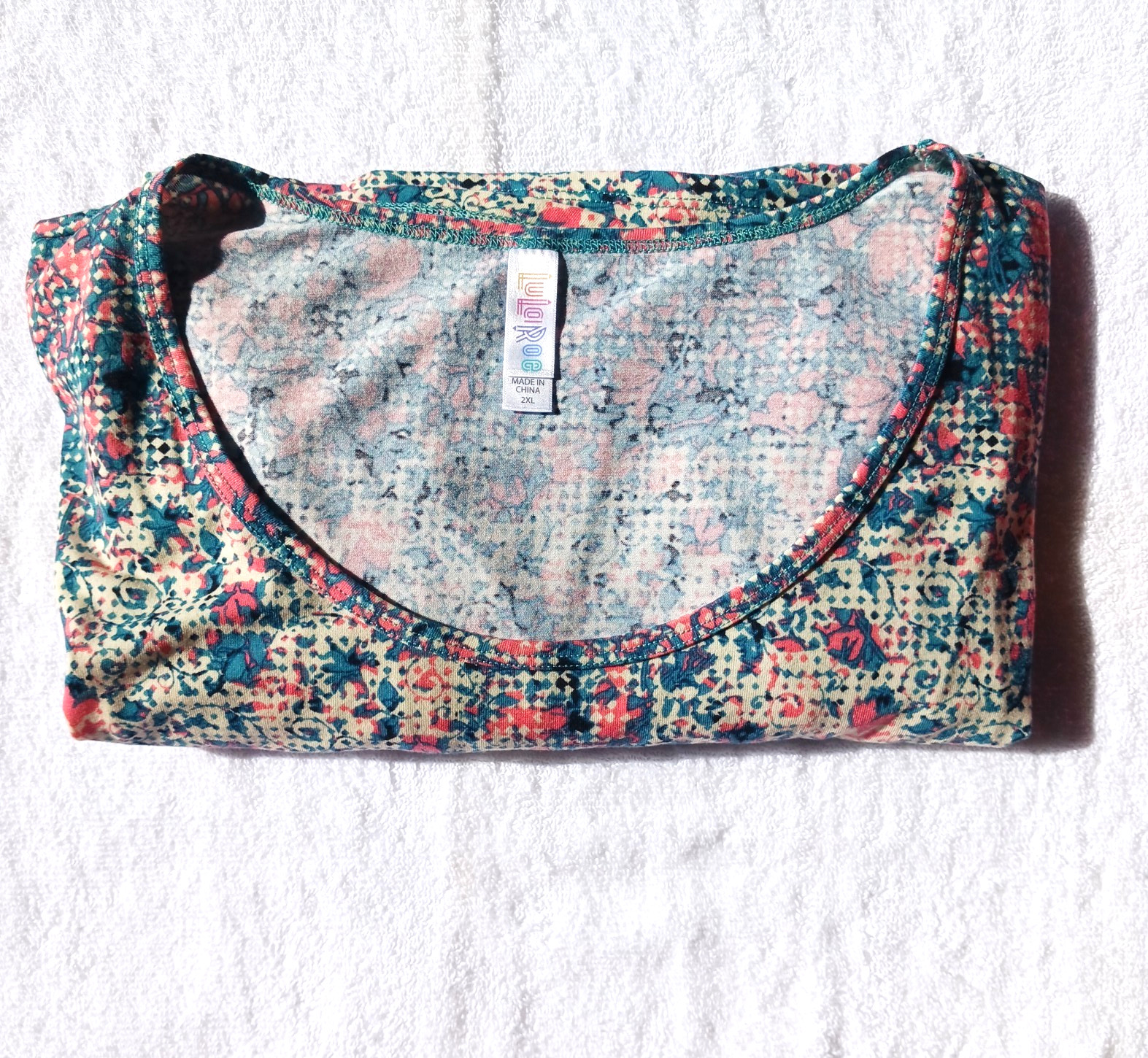 LuLaRoe Pefect T 2XL Multicolor Floral print HI-LOW STYLE WOMEN`S TOP
