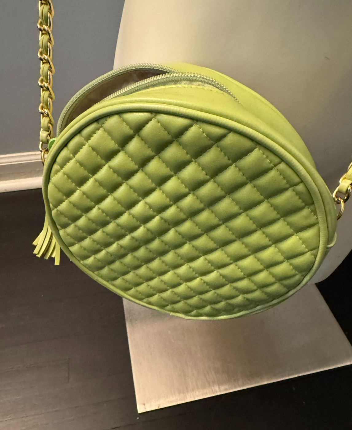 Vintage Amanda Smith Quilted 7.25″ Round Apple Green Crossbody Shoulder Purse