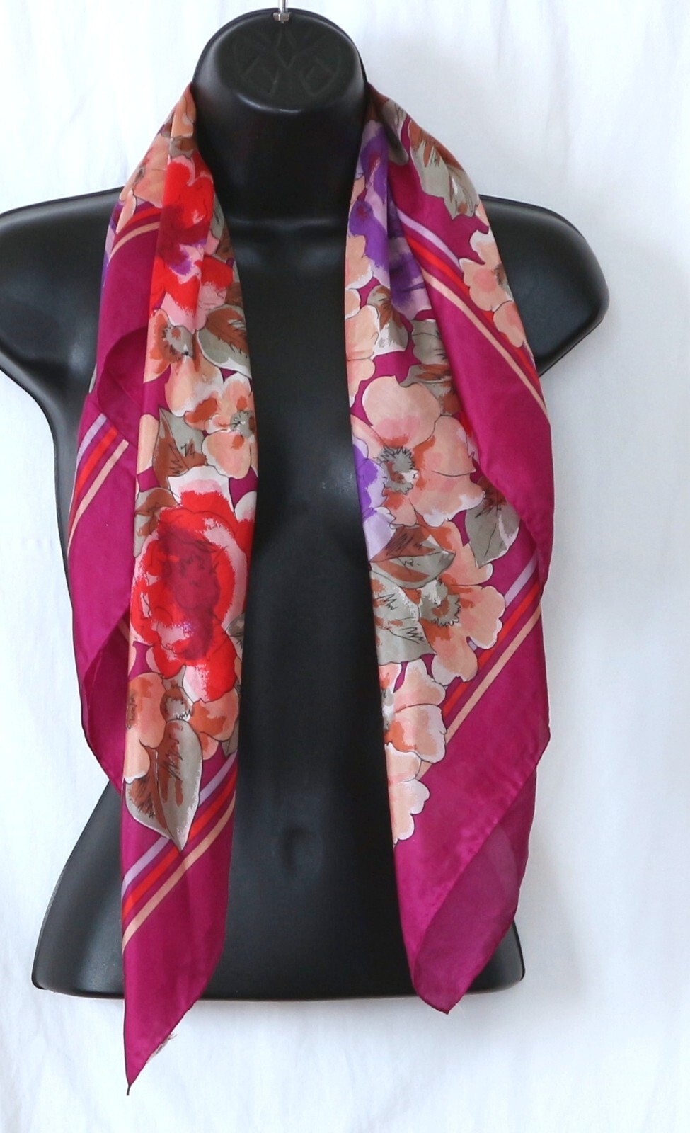 UNBRANDED SHANGHAI CHINA Large Floral Silk Scarf 32 X 32 EXC