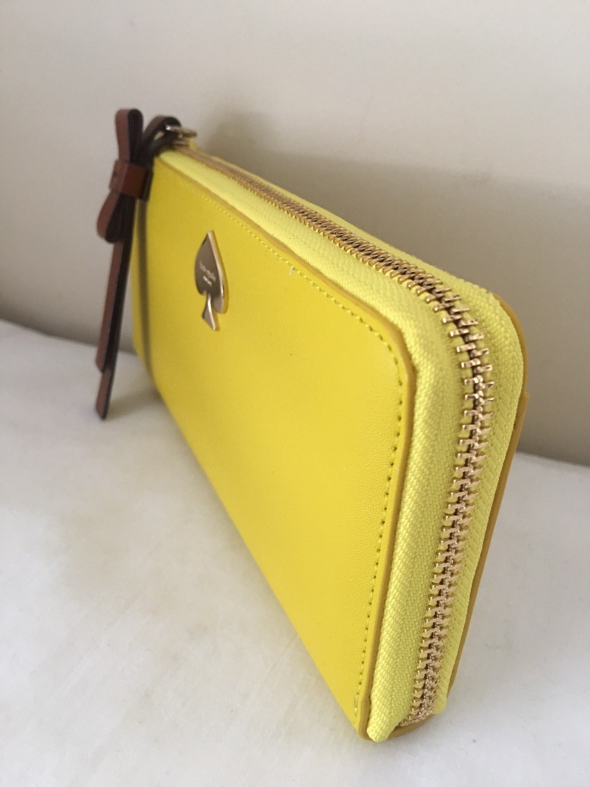 NWT Kate Spade Nisha Cobblestone Park Zip Around Wallet, Graffitiyl (708)/Yellow