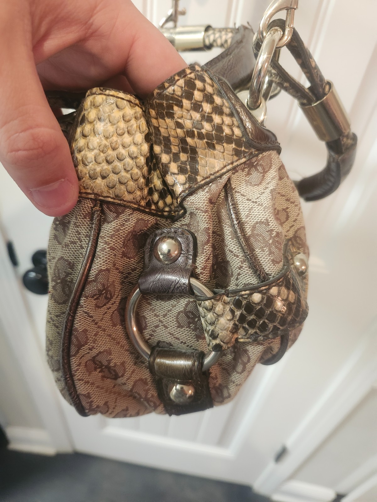 Y2K GUESS Monogram Snakeskin Print Shoulder Bag Purse Brown Beige Logo Handbag