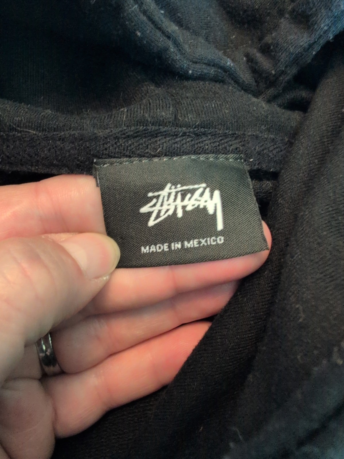 Authentic Stüssy “Strawberry” Graphic Pullover Hoodie (Spring/Summer 2022) Large