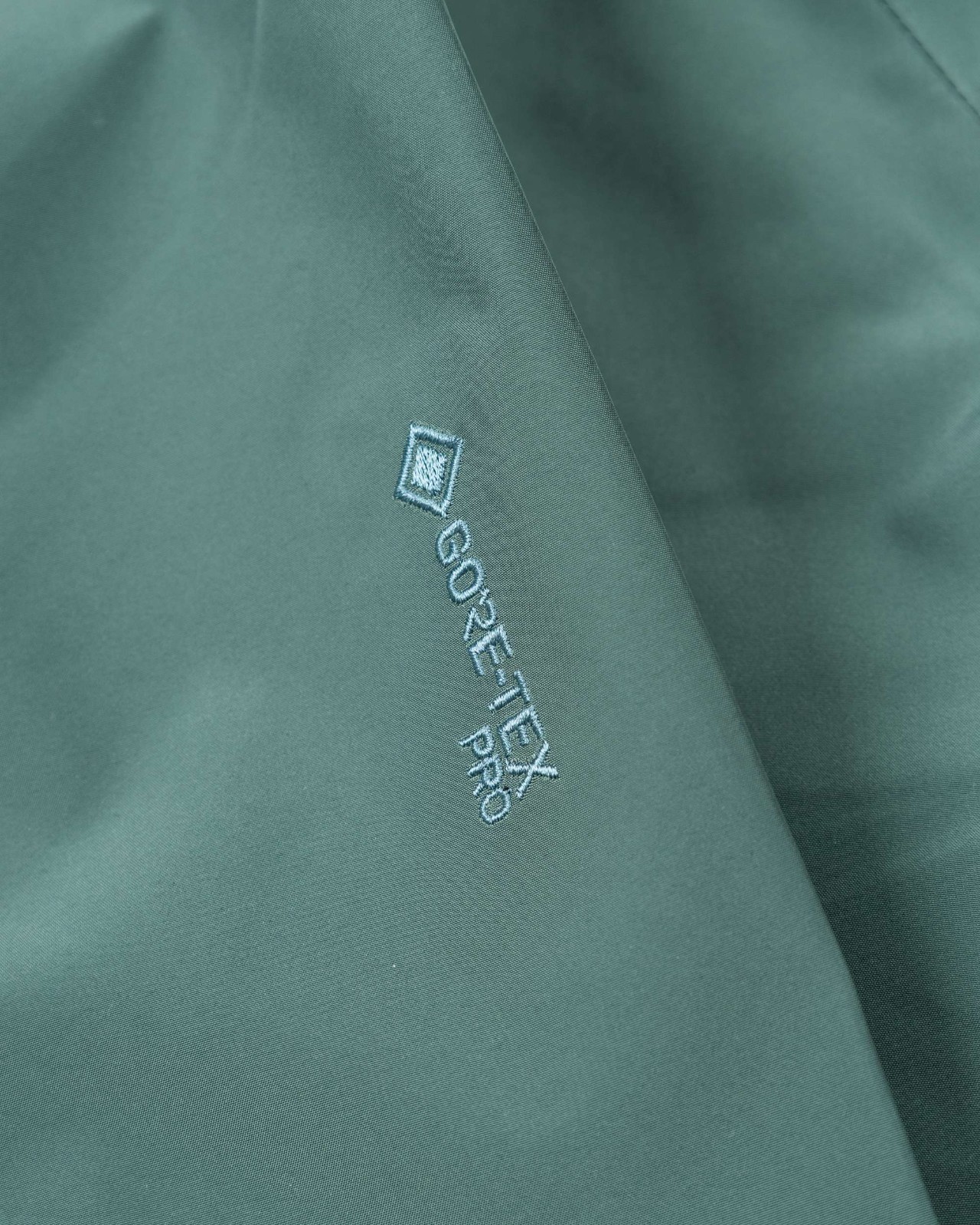 Arc’teryx SV7 technical shell jacket Black /Green