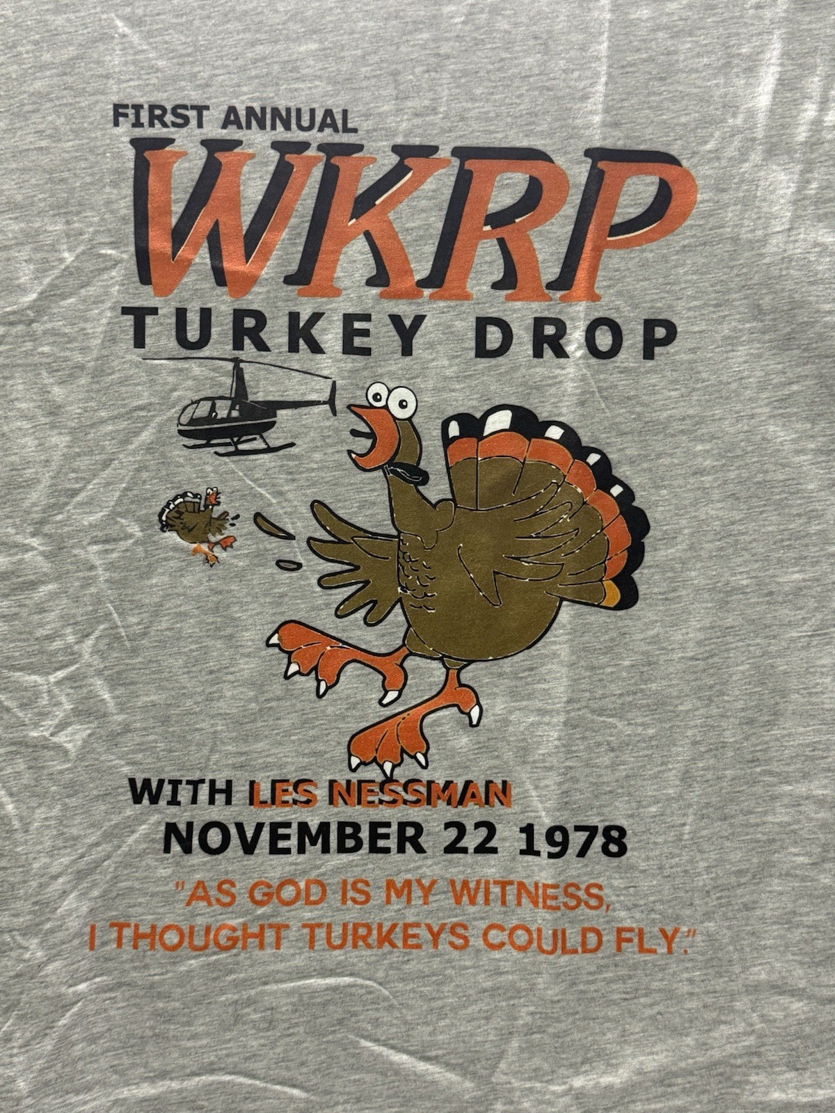 WKRP Turkey Drop T-Shirt – Les Nessman “Turkeys Could Fly” – Gray 3XL