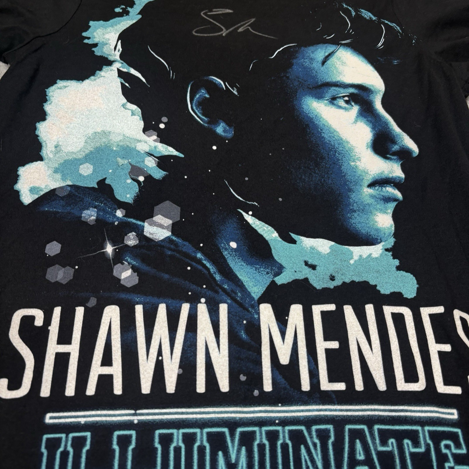 Signed Shawn Mendes Illuminate World Tour M Black Double-Sided Shirt