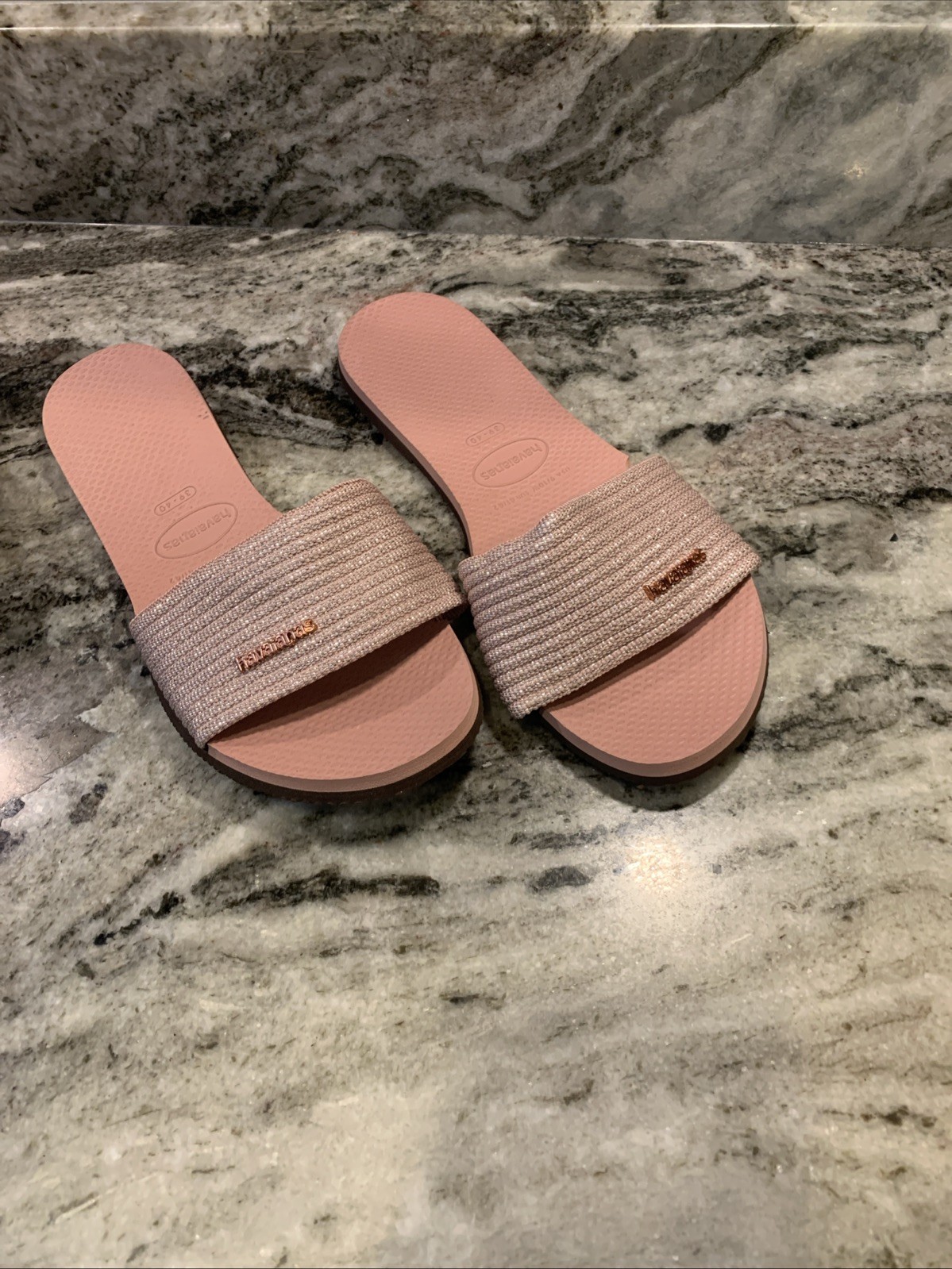Havaianas Women’s You Malta Metallic Crocus Rose Slide Flat Sandals Size 39/40
