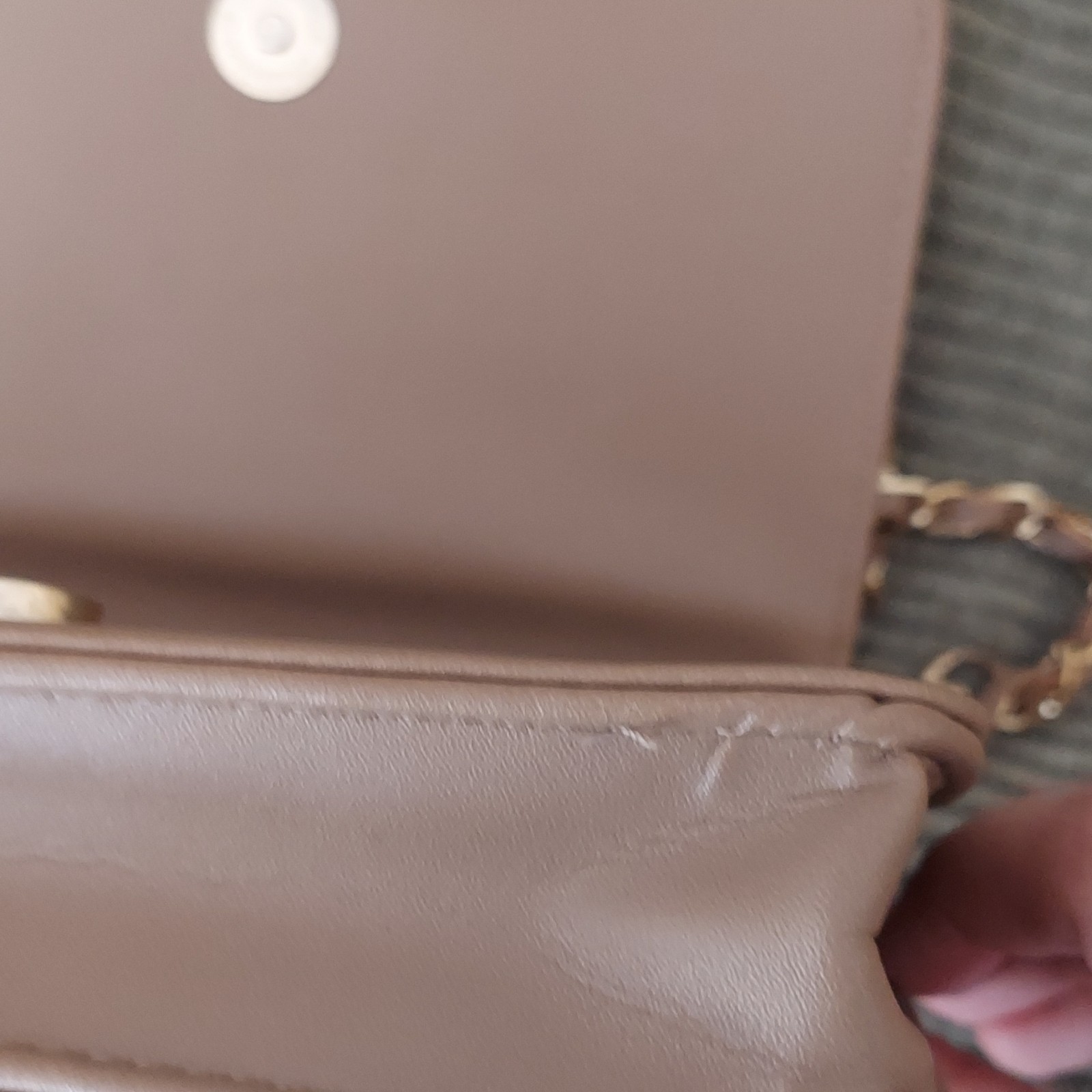 bebe Beige Quilted Wallet Crossbody w/ Chain Strap, Zipper, Logo, Card Slots