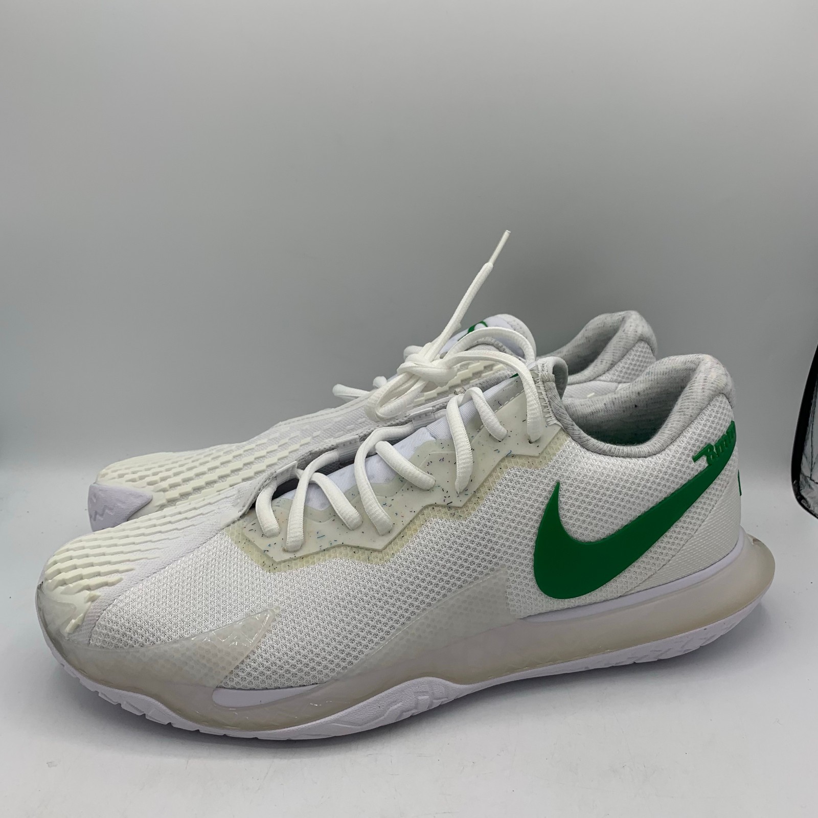 Nike Court Zoom Vapor Cage 4 Rafa Tennis Shoes Mens SIze 11 White Kelly Green