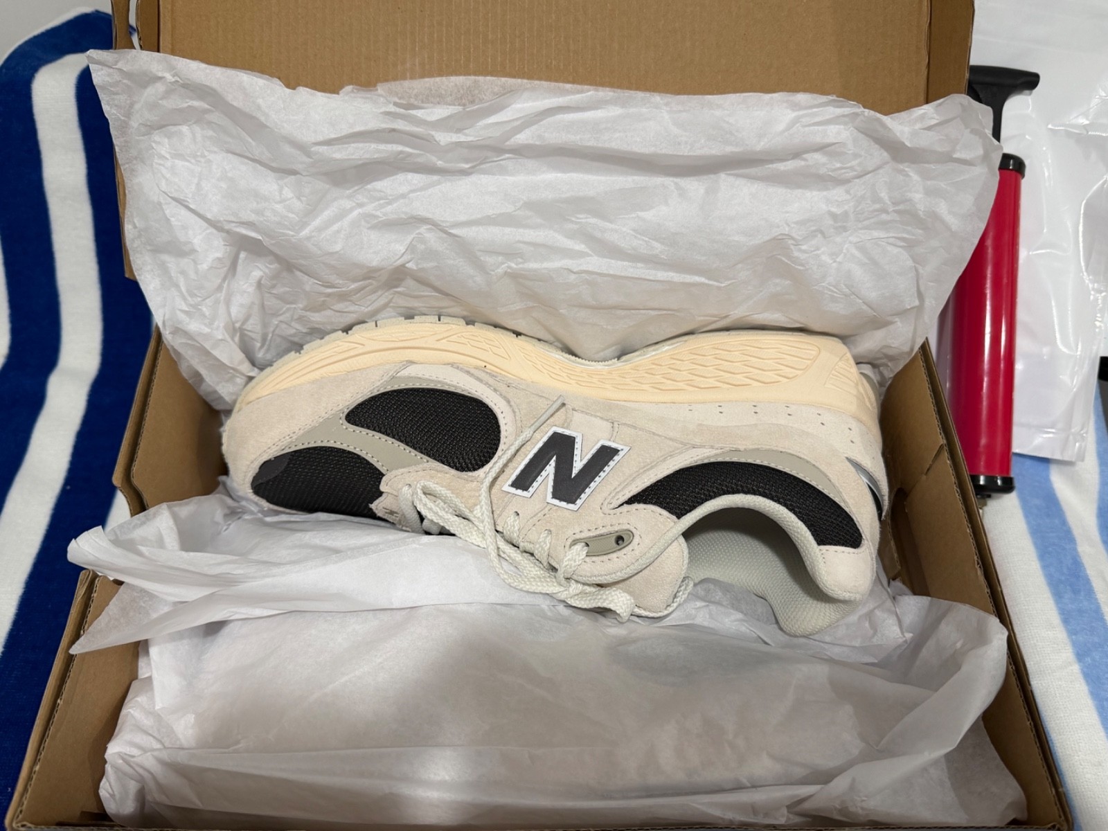 New Balance 2002R Sneakers Sz 10 1/2 Men Arid Stone/Black Coffee (RARE COLOR)!