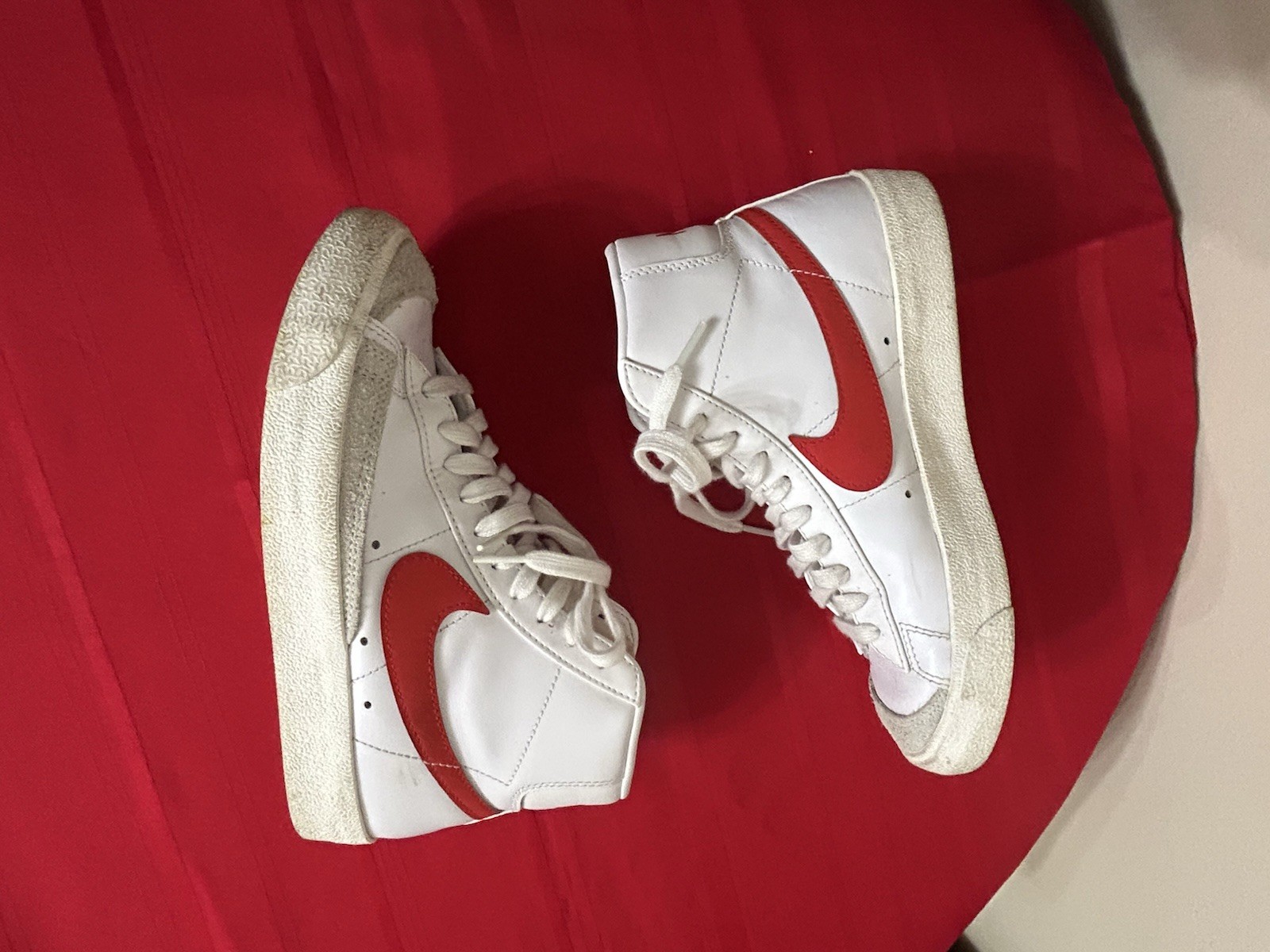 Nike Blazer Mid ’77 Vintage ‘White Red CZ1055-101 size women’s 7